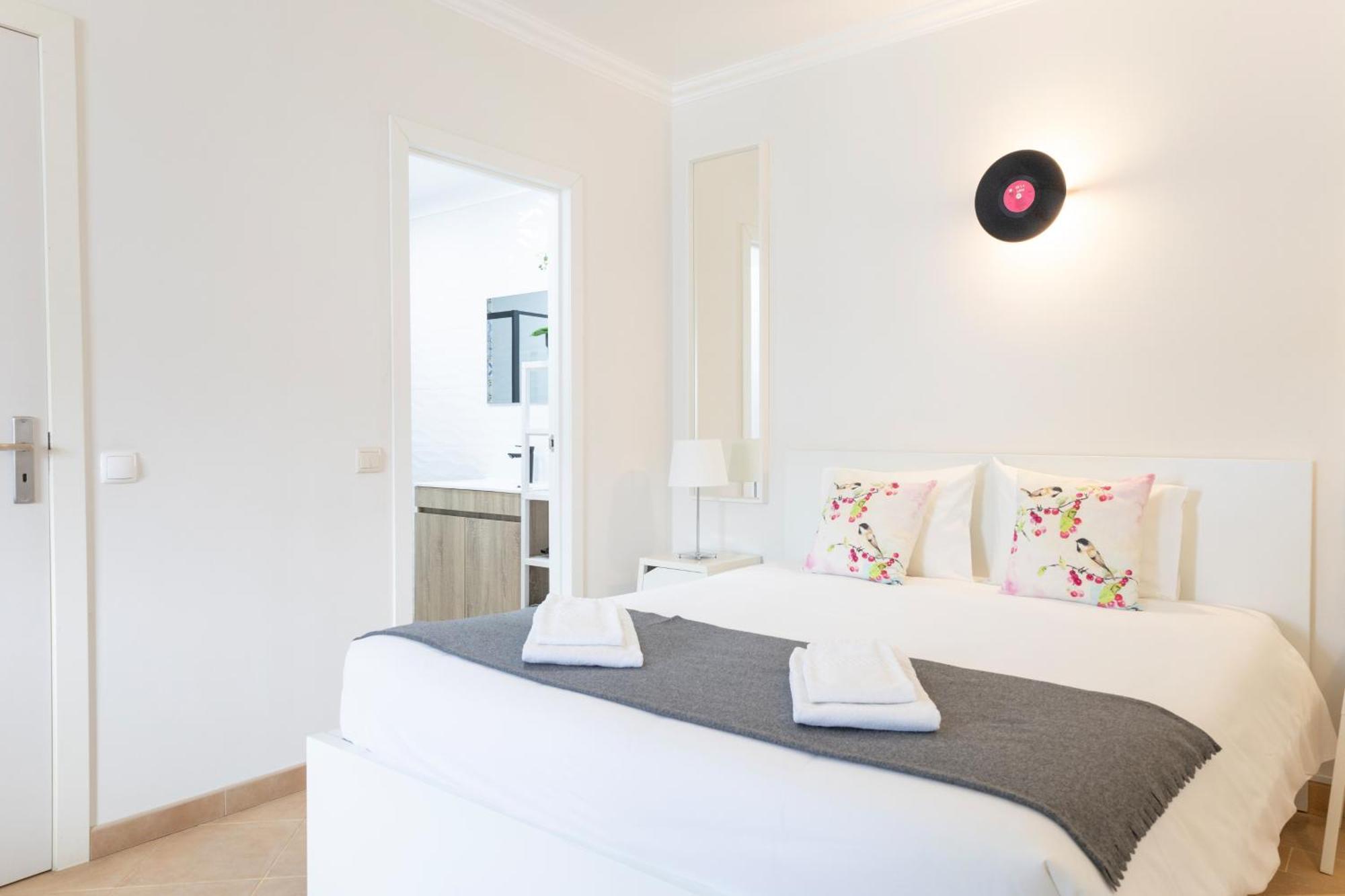 Vinyl Flat Bed & Breakfast - Rooms Lagos Extérieur photo