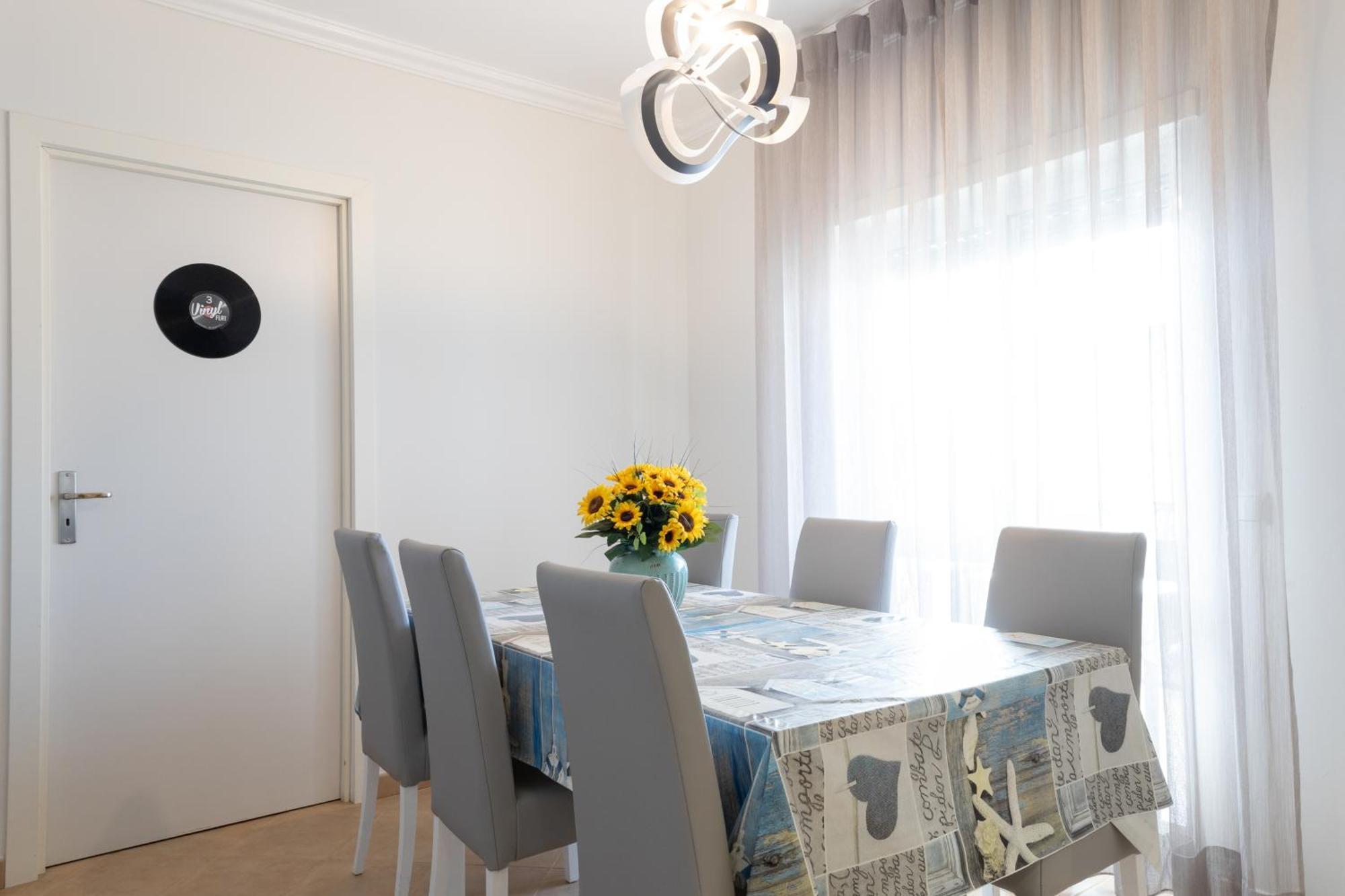 Vinyl Flat Bed & Breakfast - Rooms Lagos Extérieur photo